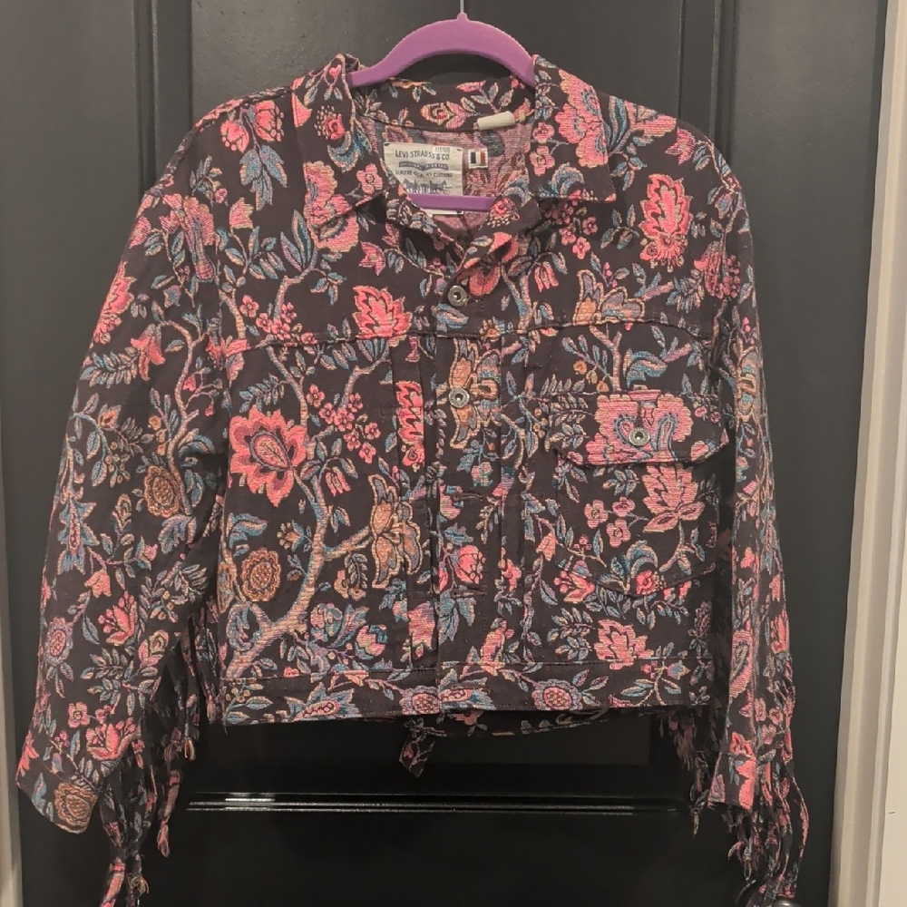 Levi Strauss Cropped Jacket With FRINGE 🤩